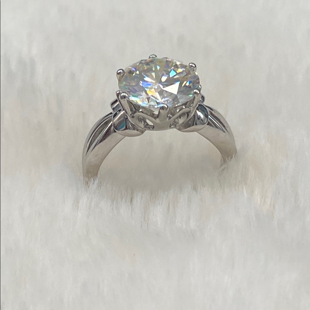 Moissanite Solitaire Ring - Picture 3 of 5